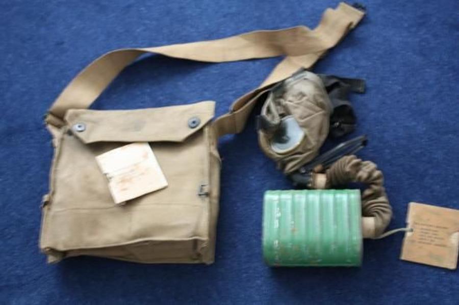 WW1 US Army Gas Mask & Webbing Bag. Unused.