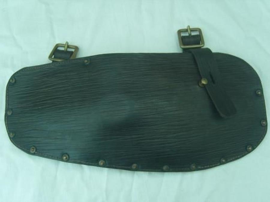 Original British 1914 pattern leather entrenching tool head carrier