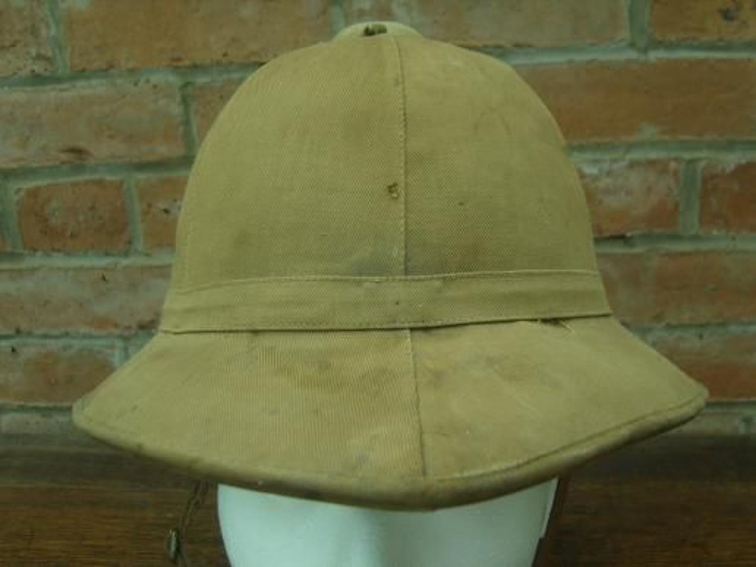 WW1 British Khaki Drill Pith Helmet. Named soldier.
