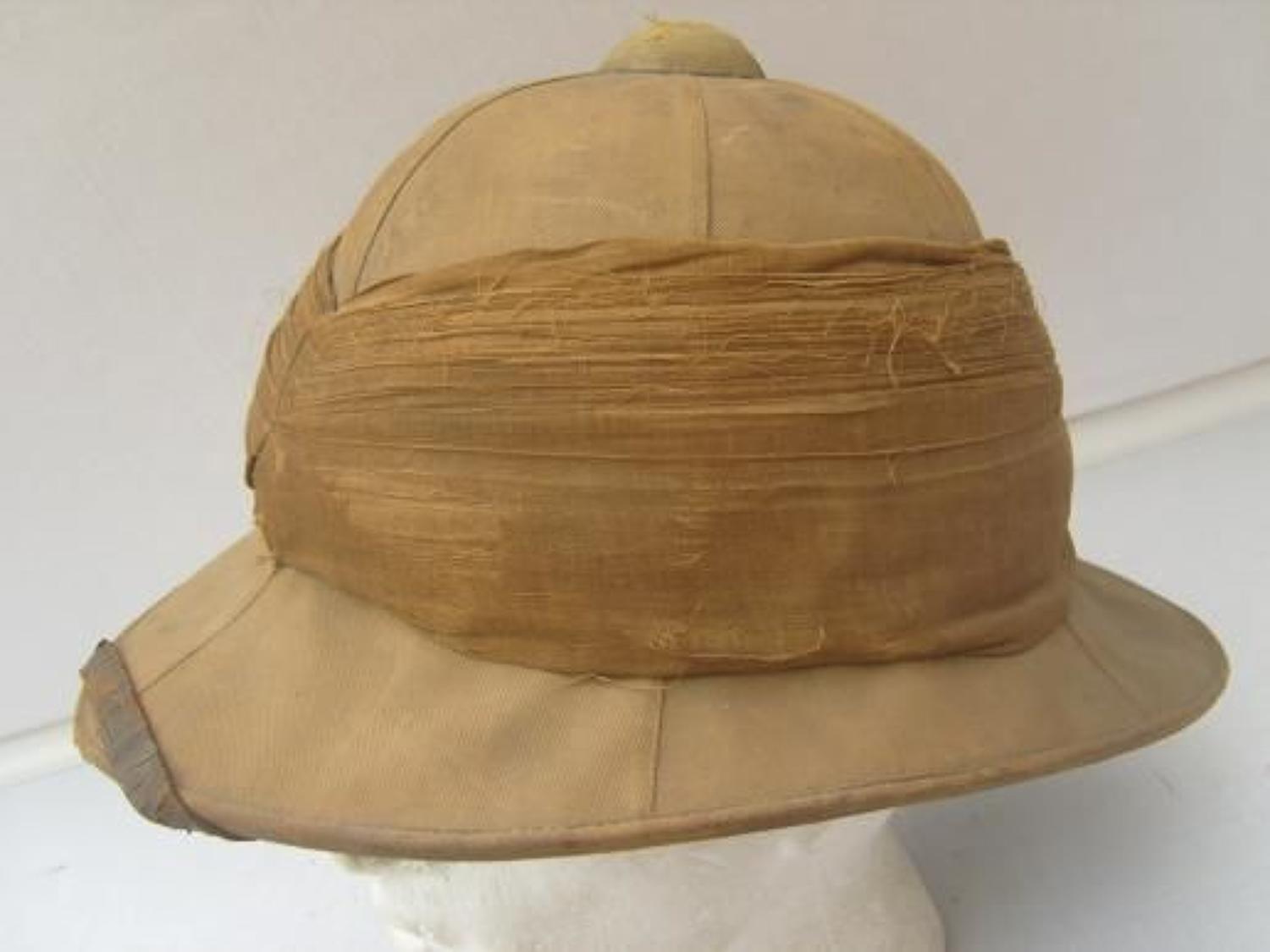 WW1 British Khaki Drill Pith Helmet. Named soldier.