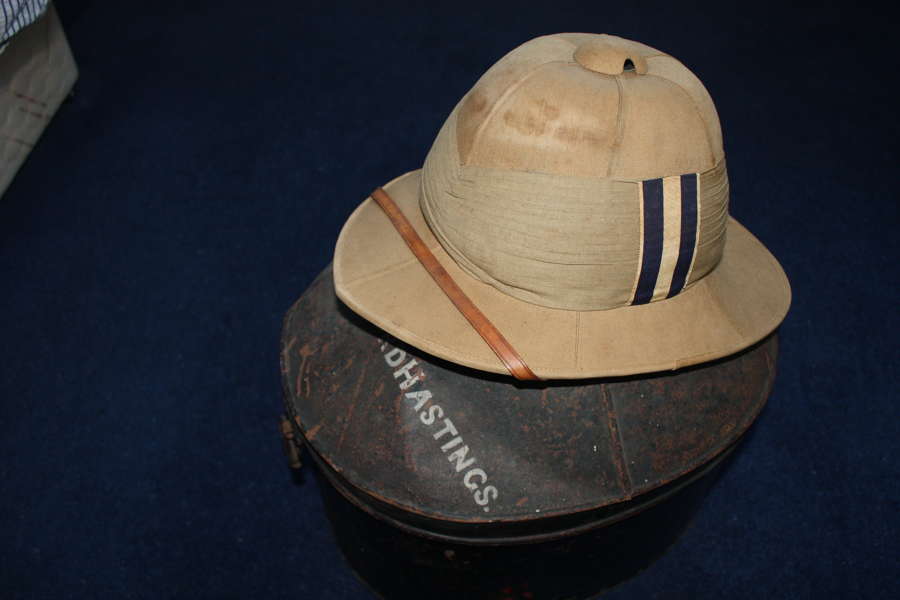 WW1 British Khaki Drill Pith Helmet & Tin to the 7th Hussars