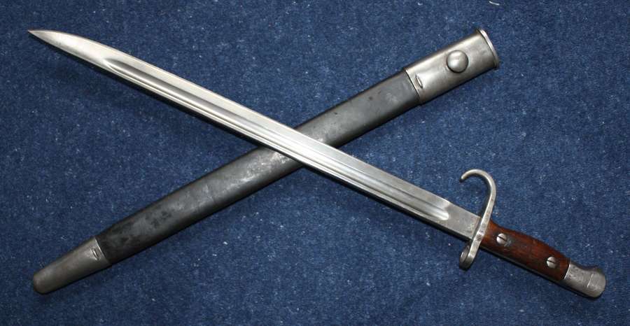 Australian 1907 Hooked Quillon Lithgow Bayonet and Scabbard .