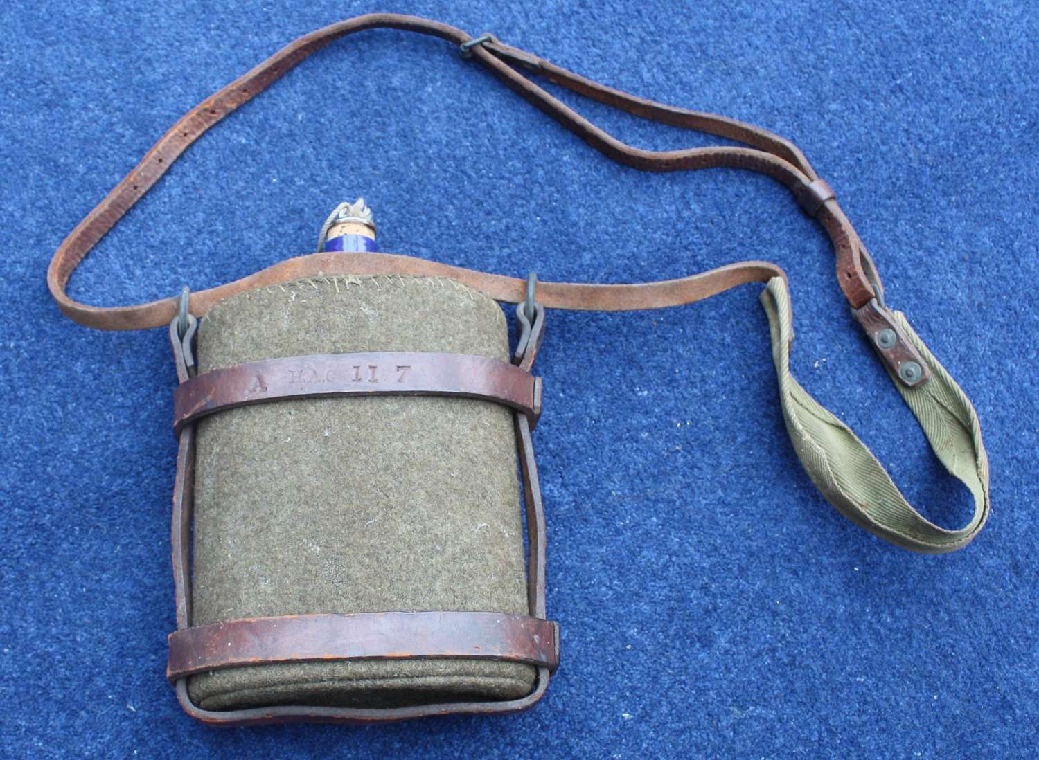 WW1 British Army Leather Water Bottle Carrier & Bottle: Dated 1918