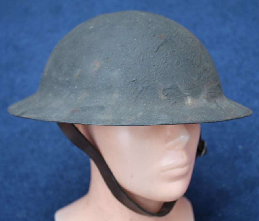 WW1 Raw Edge British Army Brodie Helmet. Size 7 1/4.