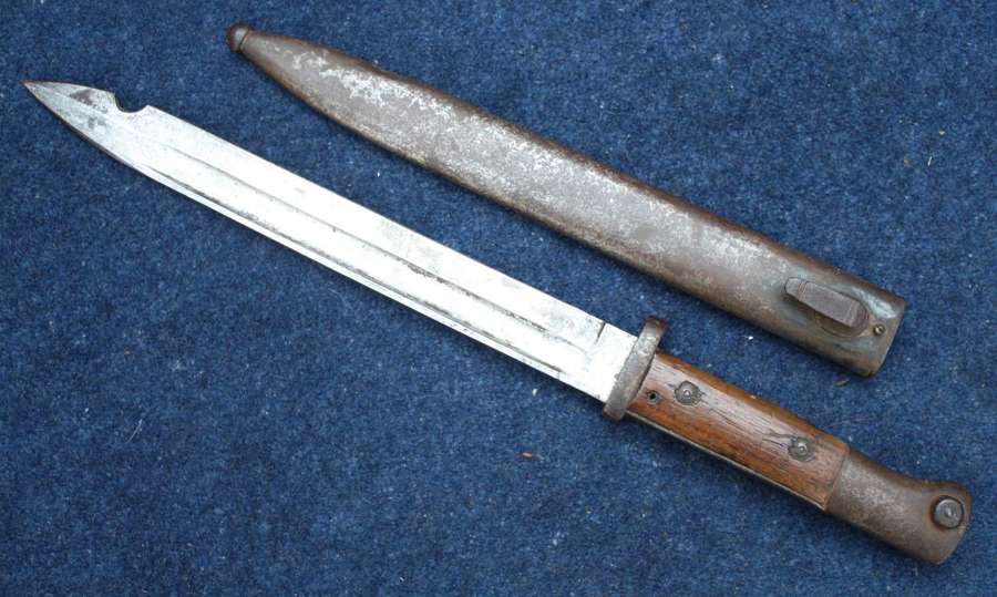 German 1884/98 Pattern 1915 Dated Bayonet by J. Mehlich of Berlin.
