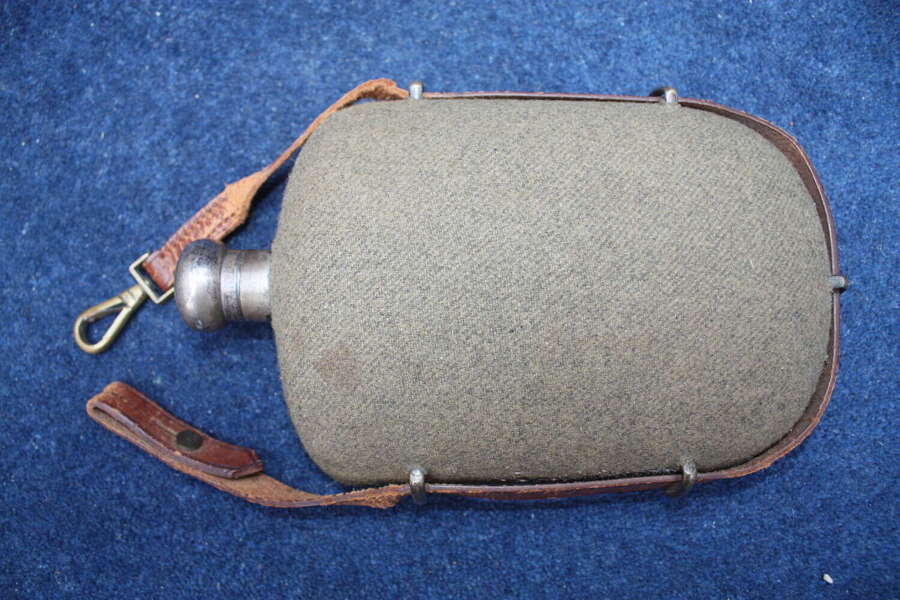 WW1 British Army Officers Water Bottle. Khaki Cover