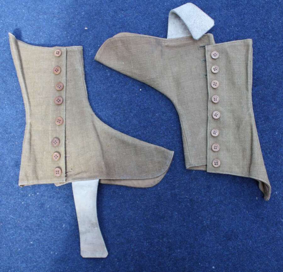 WW1 British Army Scottish pair of Khaki Field Service Spats 1914 label,