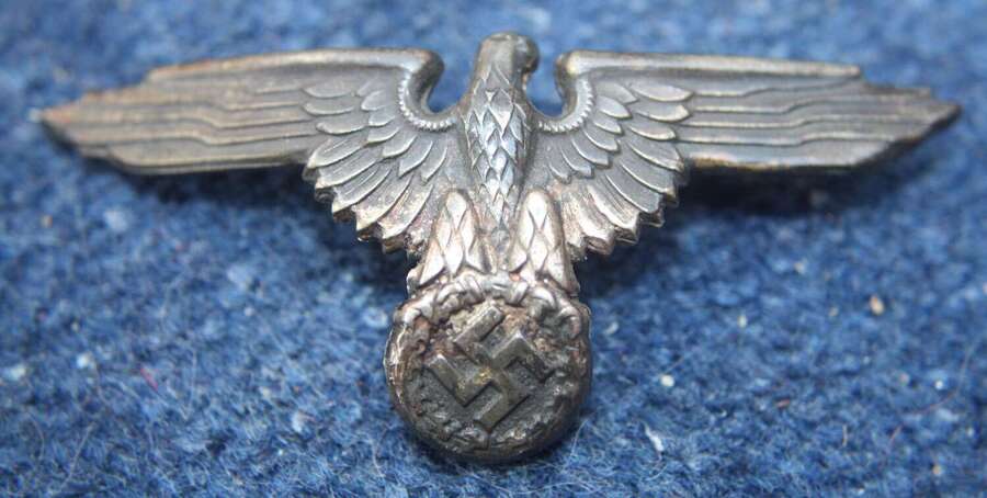 WW2 German army uniform (tunic or cap) bronze Eagle badge