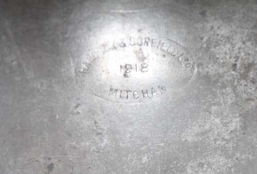 British WW1 pair of mess tins and cover. Dated 1918 Mitcham. Very Good condition.